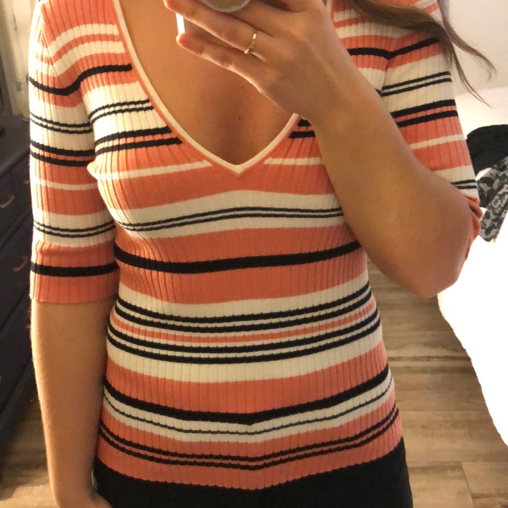 Low cut sweater half sleeve top